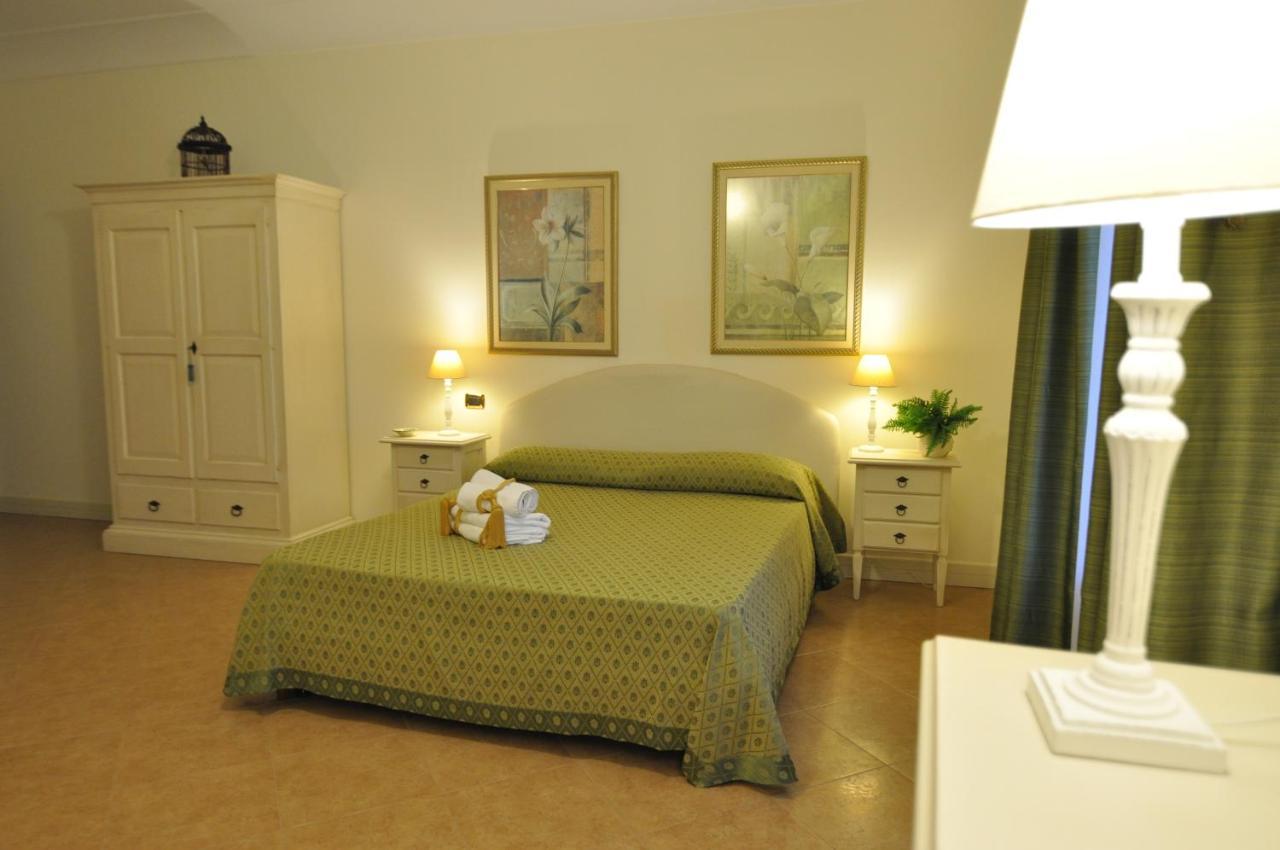 Villa Marcella Room ปอร์โตเชซาเรโอ ภายนอก รูปภาพ
