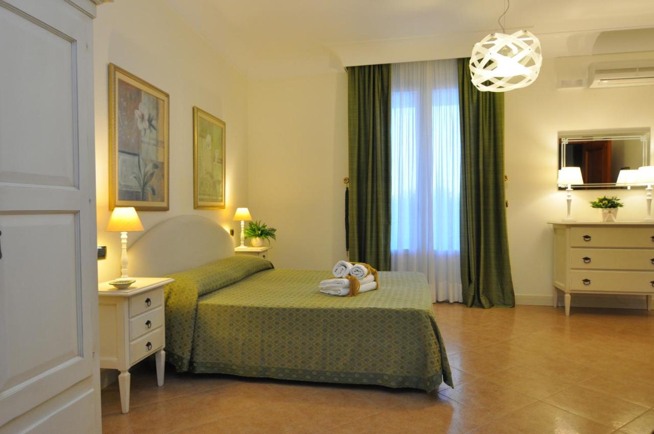Villa Marcella Room ปอร์โตเชซาเรโอ ภายนอก รูปภาพ