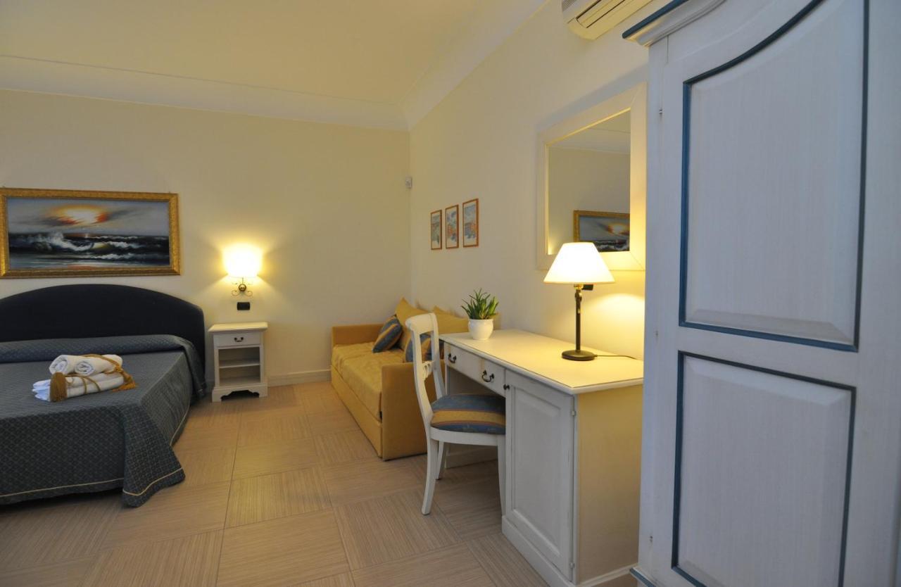 Villa Marcella Room ปอร์โตเชซาเรโอ ภายนอก รูปภาพ